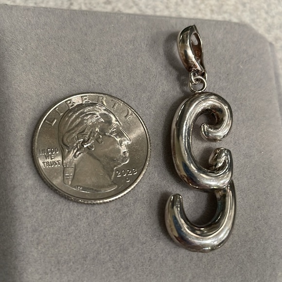 Sterling Silver initial G Pendant - Picture 2 of 2